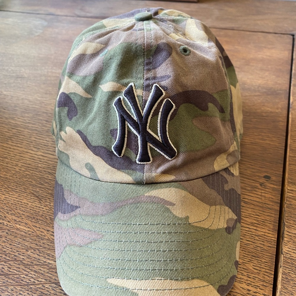 Mens NY Yankees baseball hat, fitted, XL, camouflage